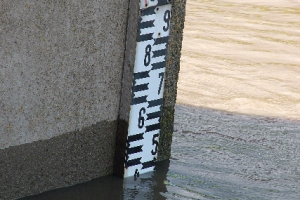 Árvizi védekezés Borsodivánkán 2010 júniusában